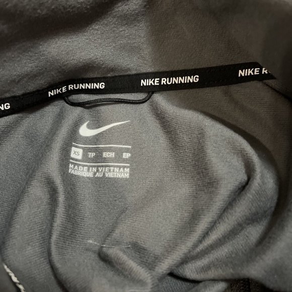 NWT $90 NIKE Women XS THERMORE Essential Filled Running Vest Jacket WARM LAYER - Picture 5 of 12